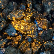 Естествени американски огнени камъни, флуоресцентен камък за деца, декорации и аквариуми Firestone